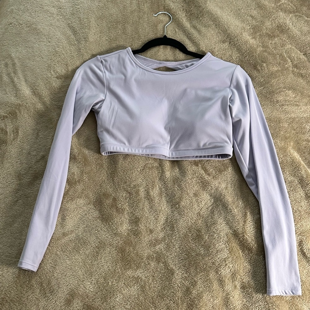Amazon Gray and White Long Sleeve Fitted Crop Top